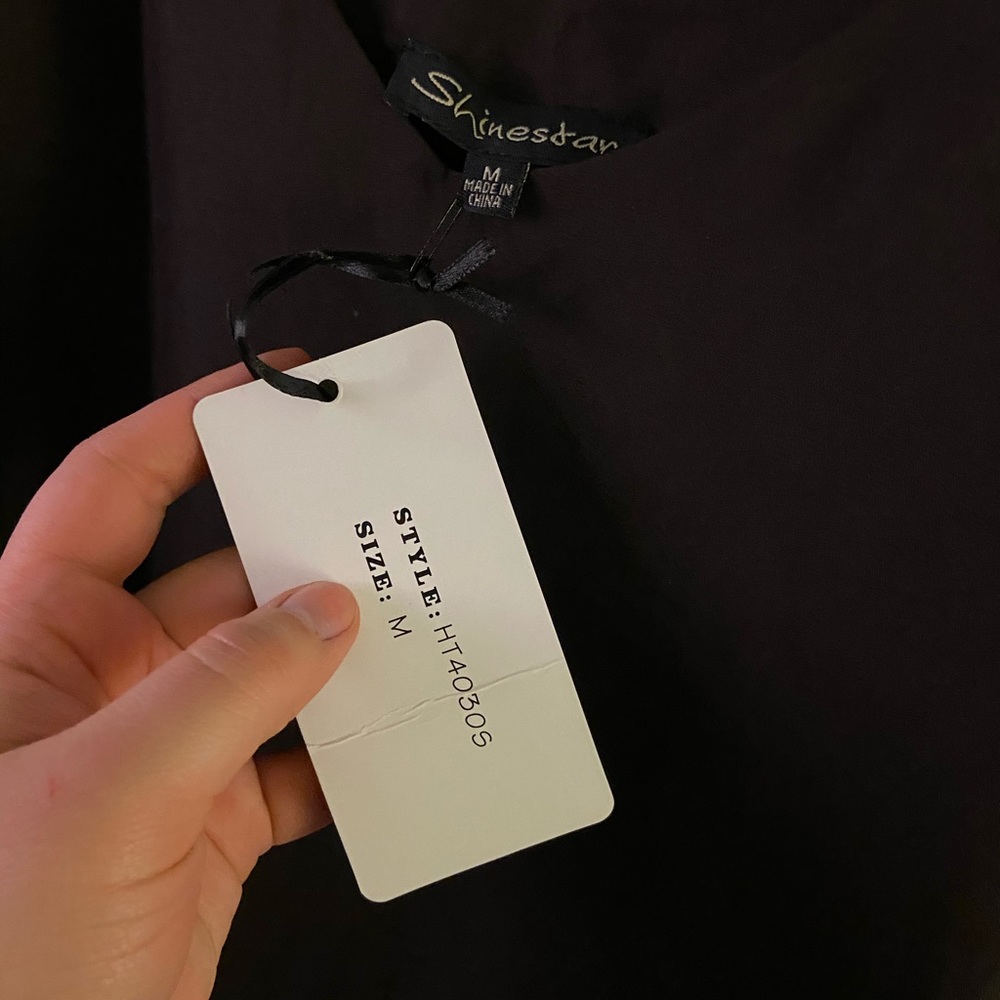 Basic Flowy Tanktop - Picture 2 of 2